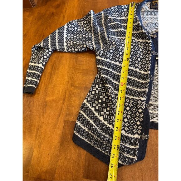 Woman’s John Rich and Broa Woolrich cardigan size medium - Picture 6 of 7